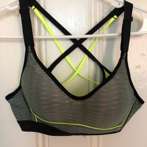 VICTORIAS SECRET SPORT BRA